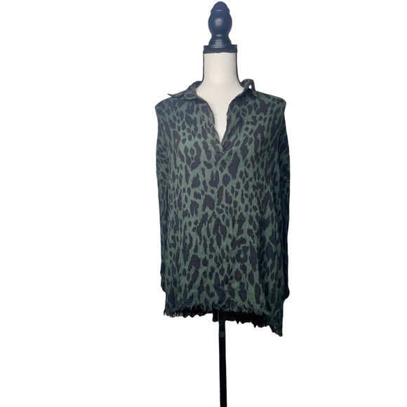Umgee Cheetah Print Fringe Top Size Medium - Picture 2 of 9